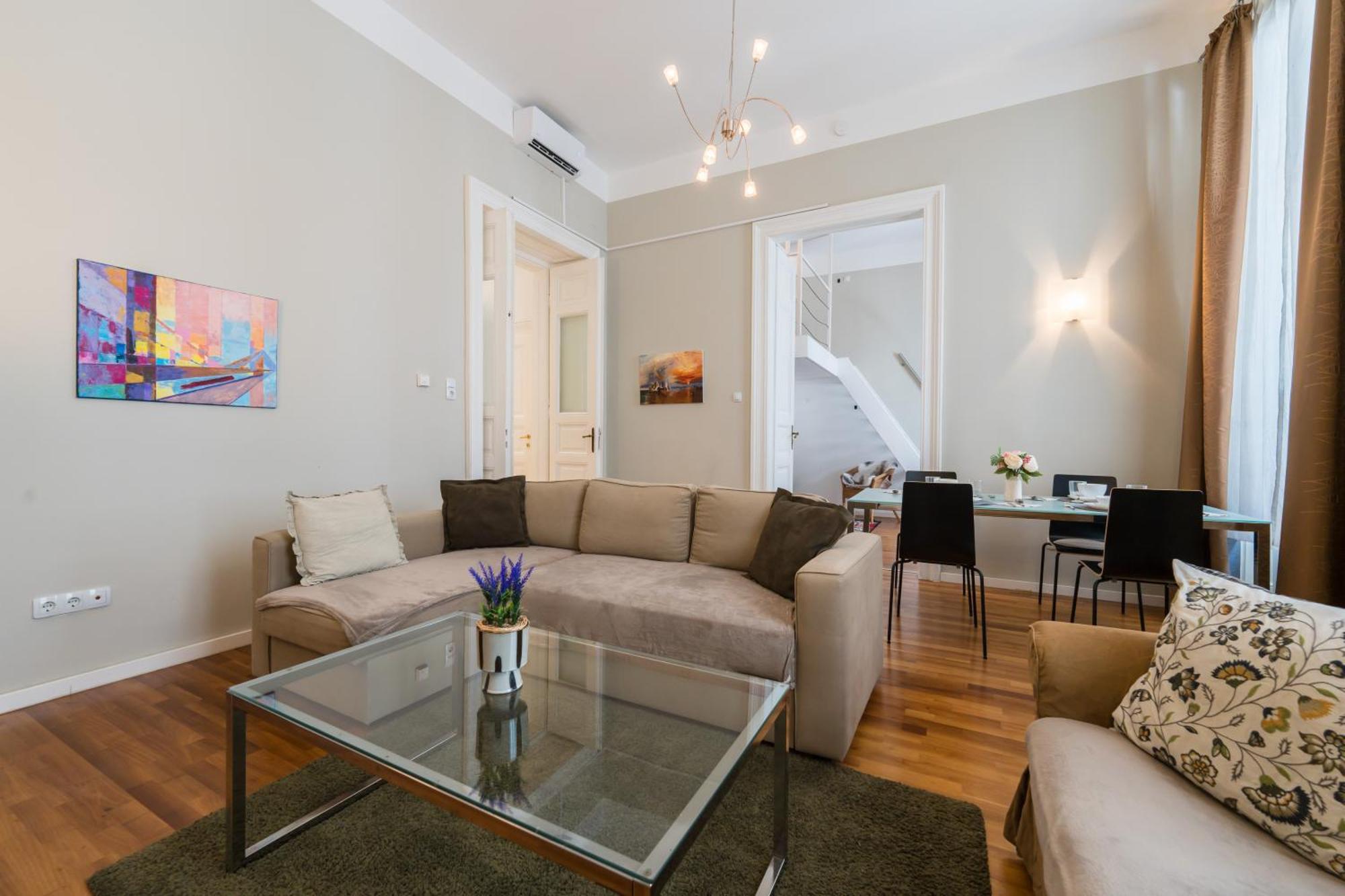 Spacious Apartment By Opera ブダペスト エクステリア 写真