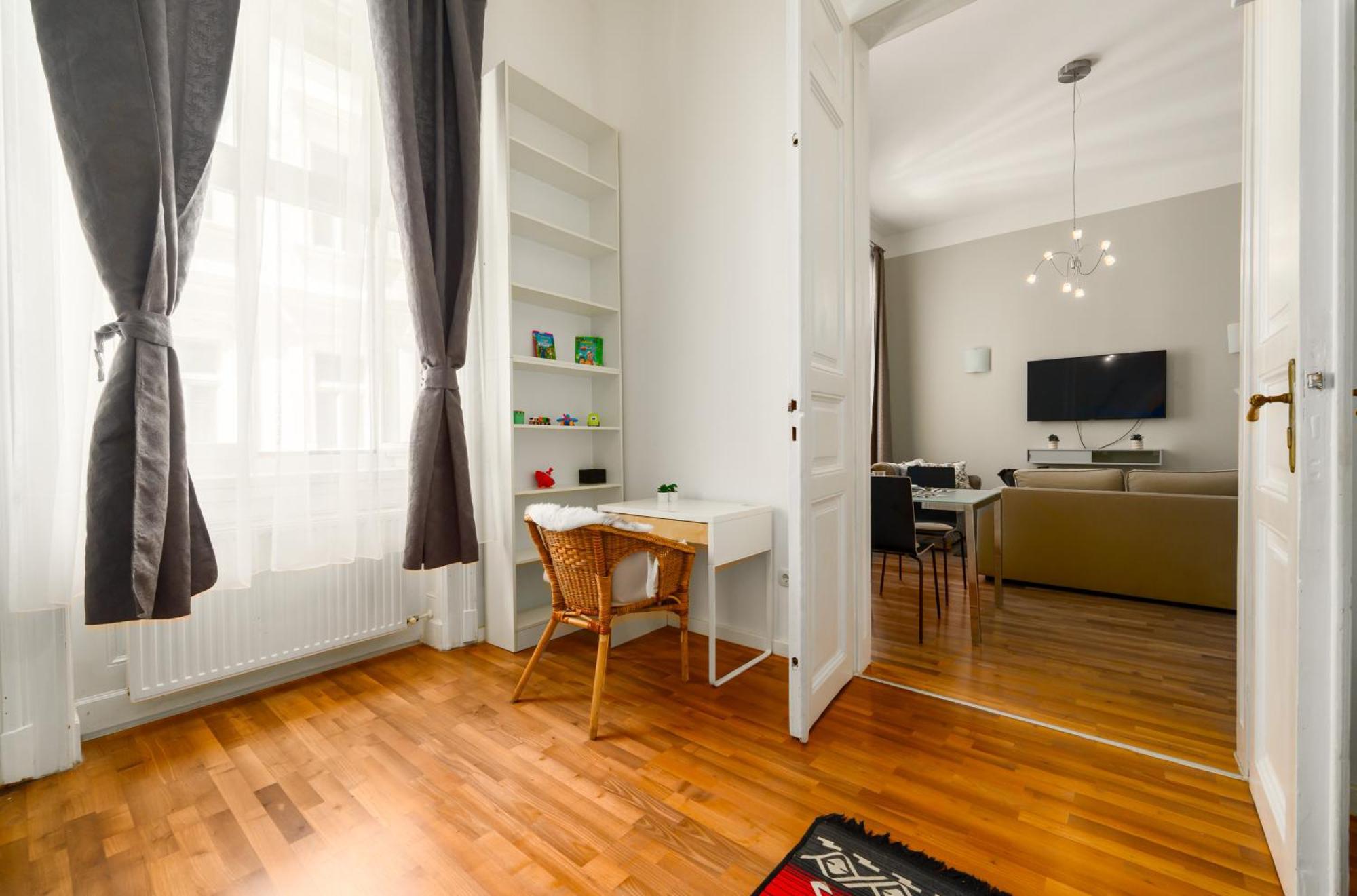 Spacious Apartment By Opera ブダペスト エクステリア 写真